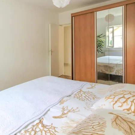 別荘 Amazing Home In Suhac *