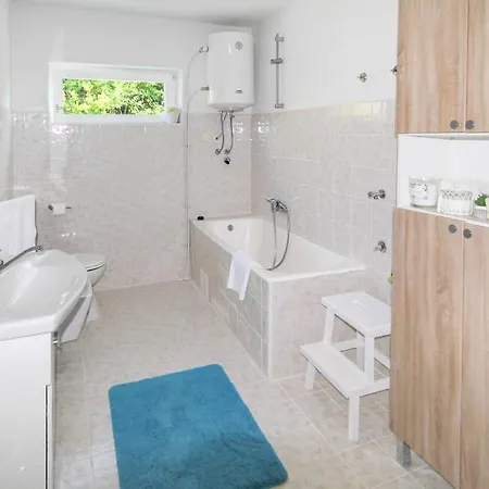 Amazing Home In Suhac Suhac