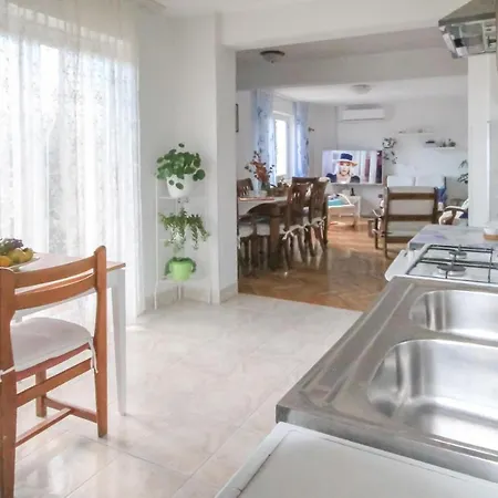 Amazing Home In Suhac 別荘