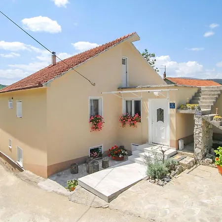 Amazing Home In Suhac *