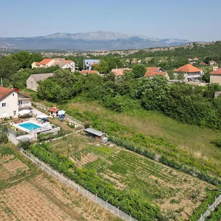 Amazing Home In Suhac Suhac