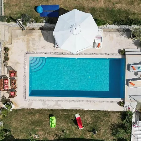 Amazing Home In Suhac * Suhac