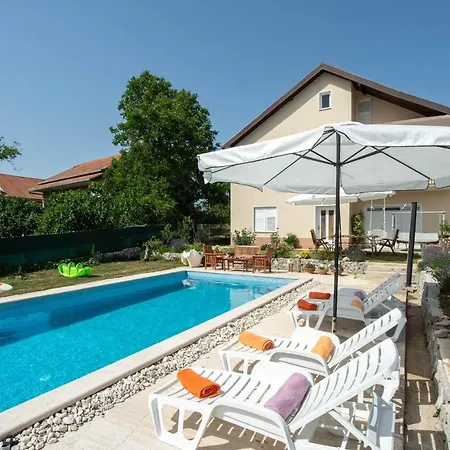 Amazing Home In Suhac Suhac