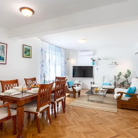 Amazing Home In Suhac Suhac